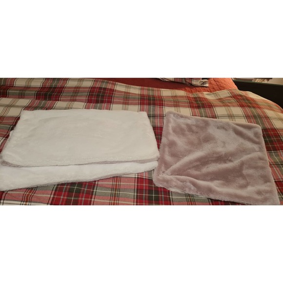 Restoration hardware throw pilliows set of 3 gay white fur - Picture 2 of 5